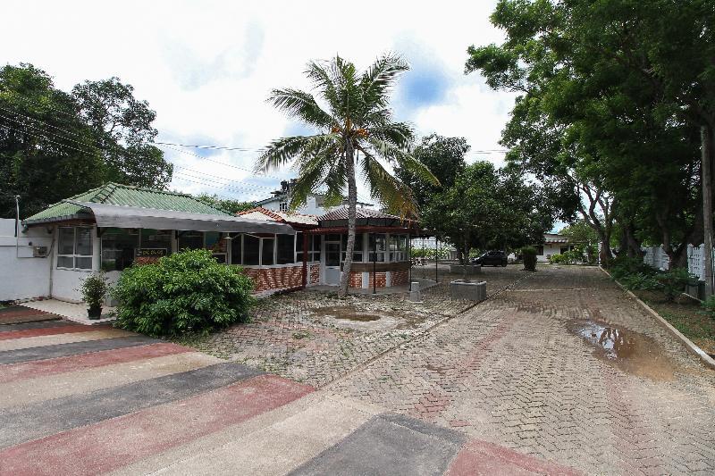 Oyo 347 Hotel Empryean Katunayaka Luaran gambar